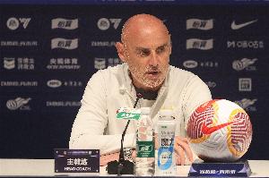 半岛体育官网-穆斯卡特：现在不是去考虑中超冲冠的事情，关注点是明天的比赛